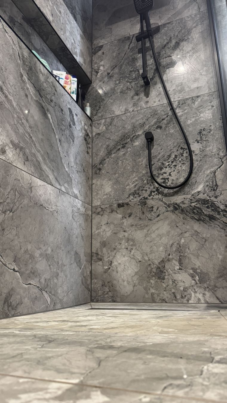 Teen Bathroom, Lancaster