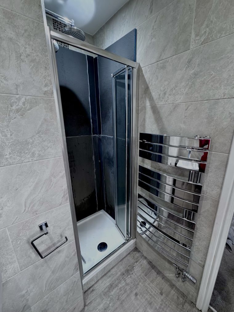 Ensuite Elevated Elegance, Lancaster