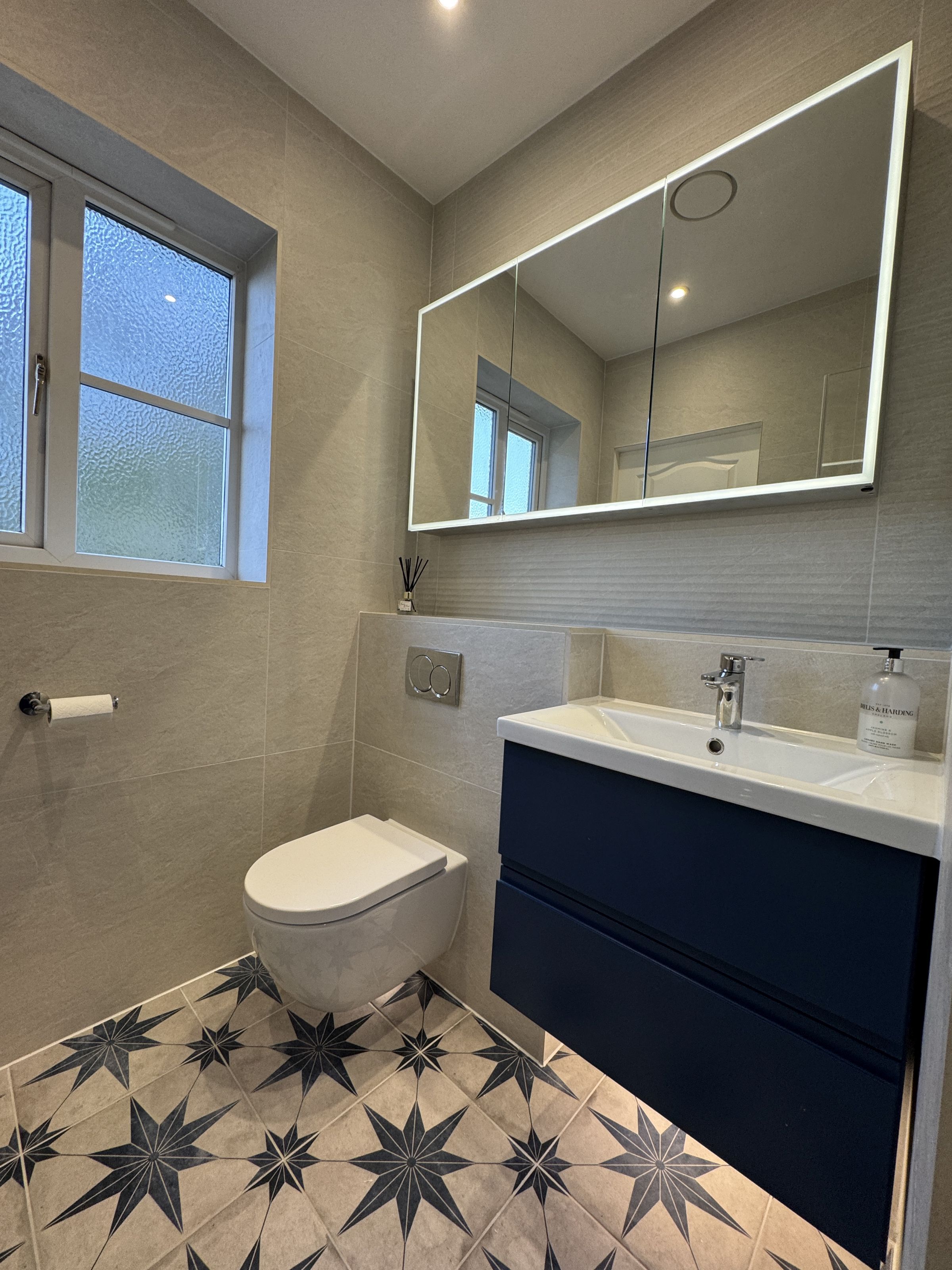Ensuite Elevated Elegance, Lancaster