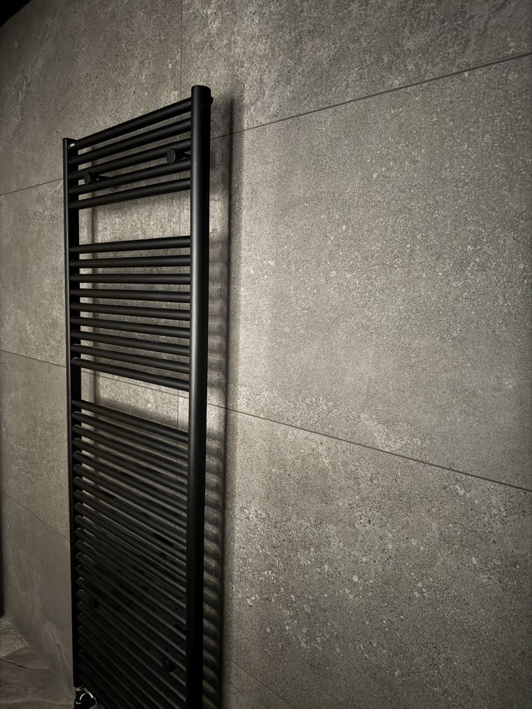 Teen Bathroom, Lancaster