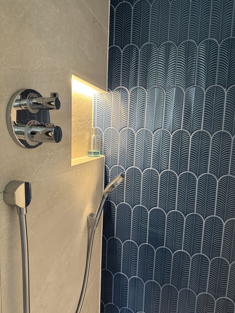 Ensuite Elevated Elegance, Lancaster