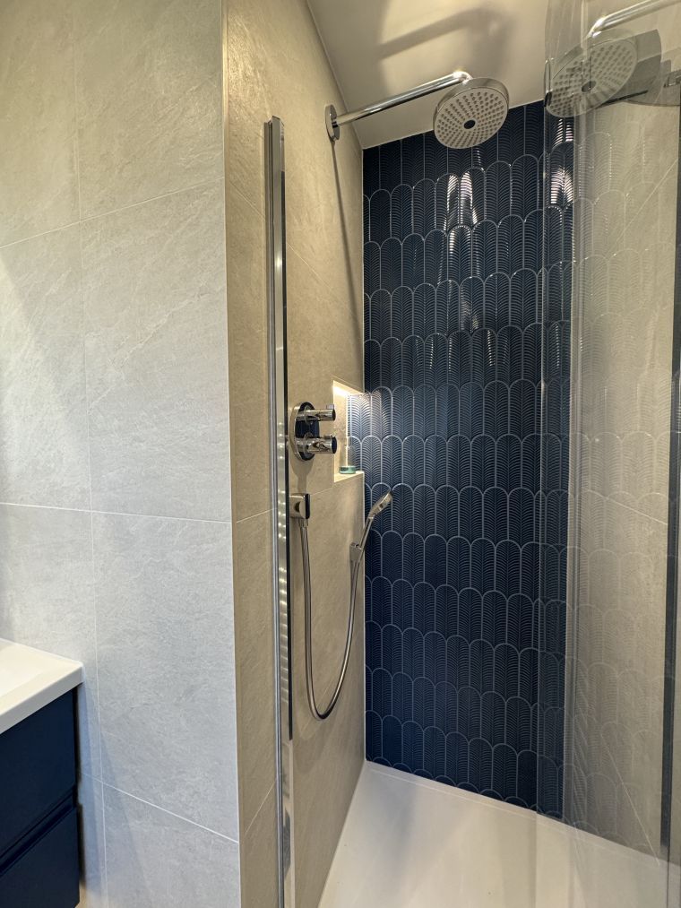 Ensuite Elevated Elegance, Lancaster