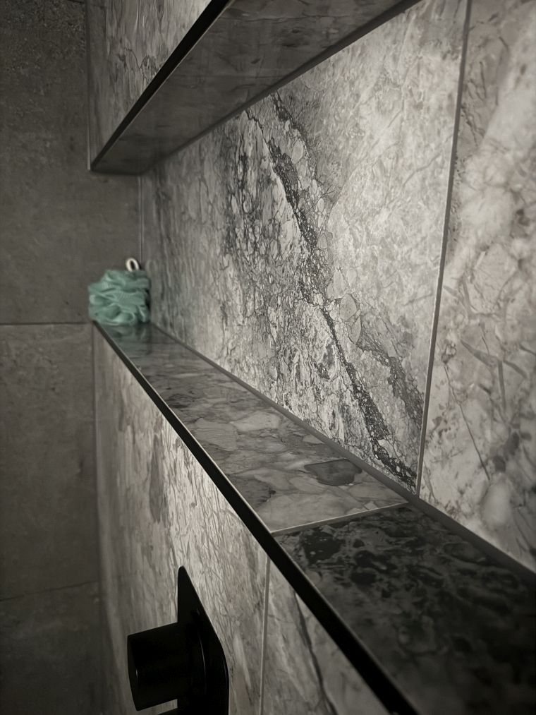 Teen Bathroom, Lancaster